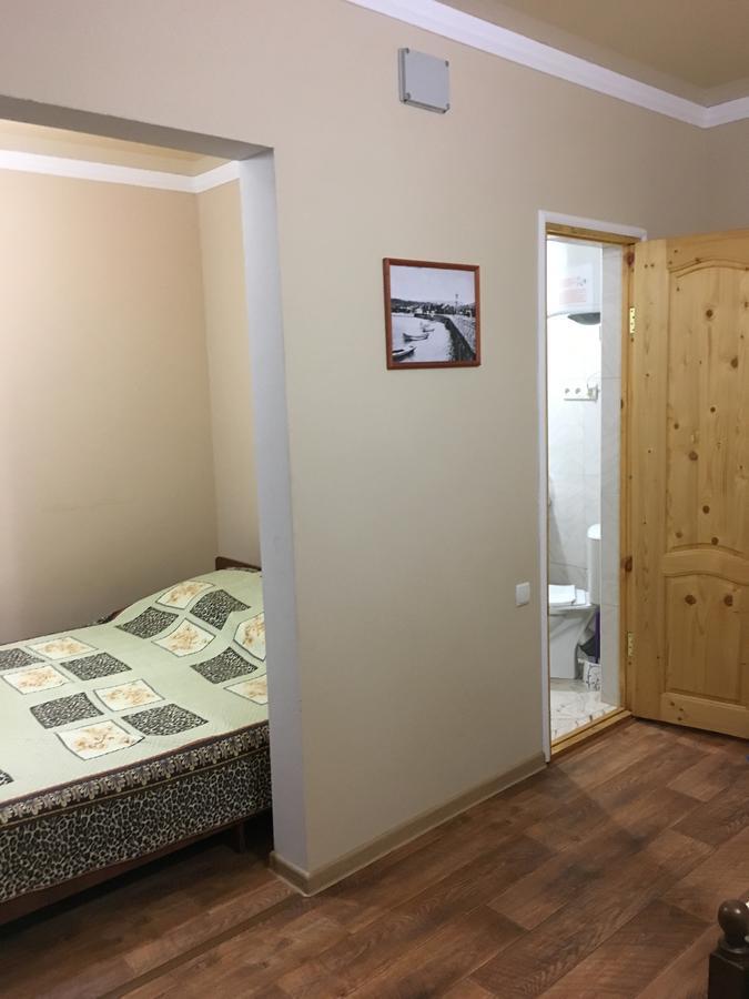 Guest House On Shakirbay 11 ซุคุม ภายนอก รูปภาพ