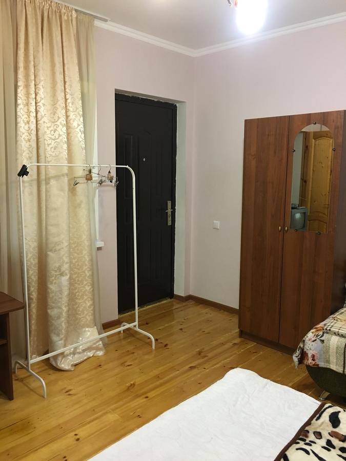 Guest House On Shakirbay 11 ซุคุม ภายนอก รูปภาพ