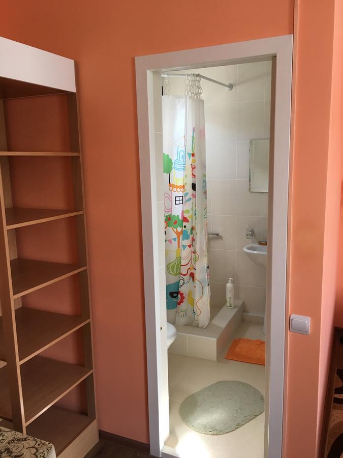Guest House On Shakirbay 11 ซุคุม ภายนอก รูปภาพ